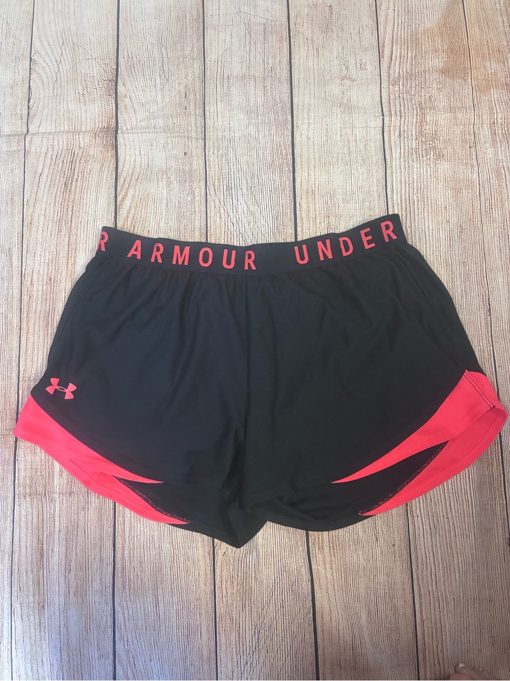 Under Armour Women's Shorts Size Large